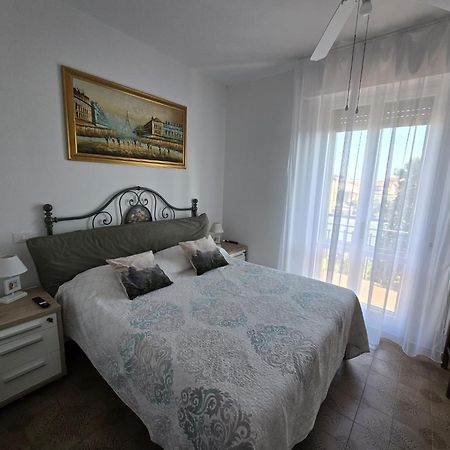 Casa Dell' Ulivo Apartment Desenzano del Garda Bagian luar foto